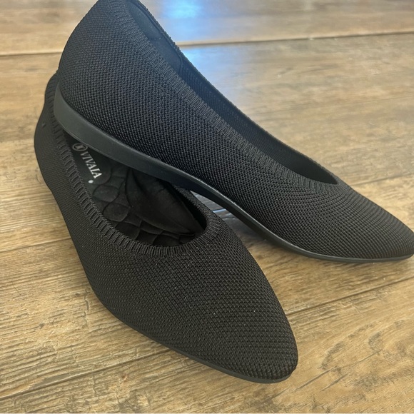 VIVAIA NWOT pointed toe Aria 5 flats size EU 38.5 US 7.5 black - Picture 9 of 10